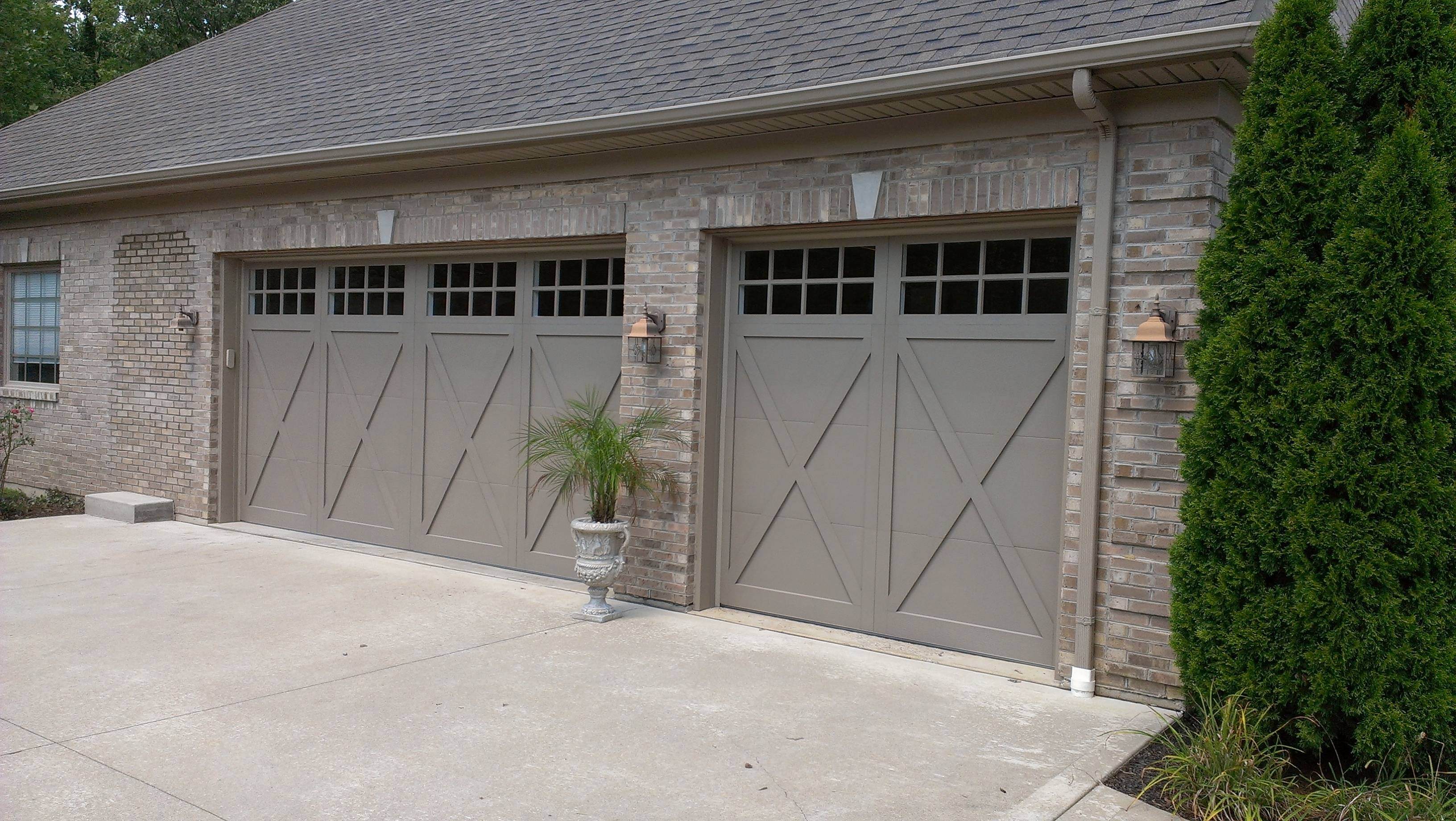 Overlay carriage house sandstone
