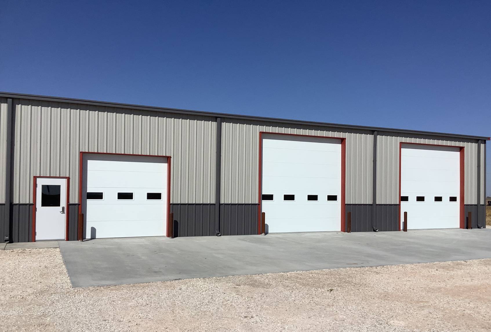 Insulated sandwich garage door for commercial use