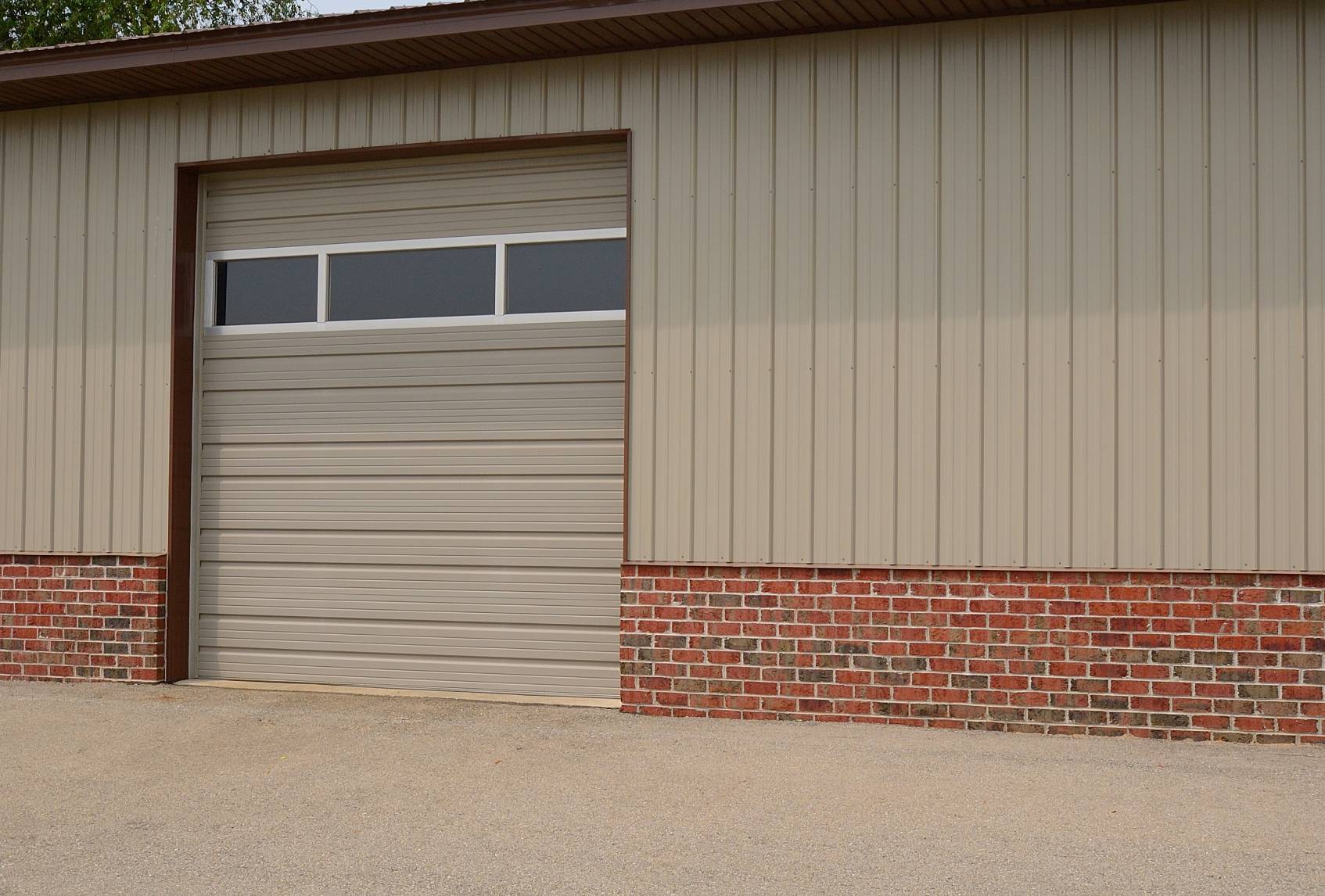 Model 3240 | Ribbed steel | C.H.I. Overhead Doors
