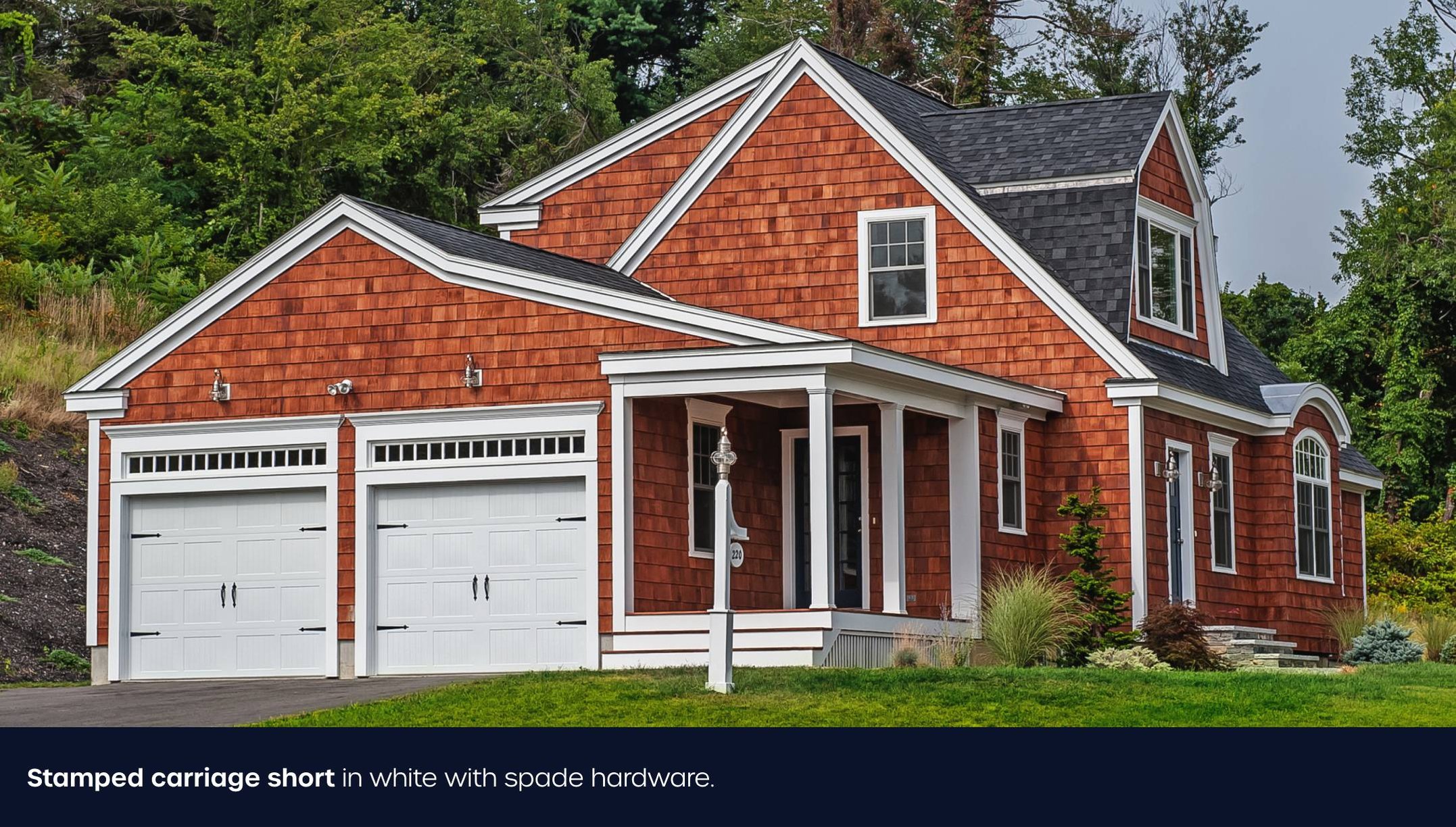 Stamped Carriage Short in white with spade hardware