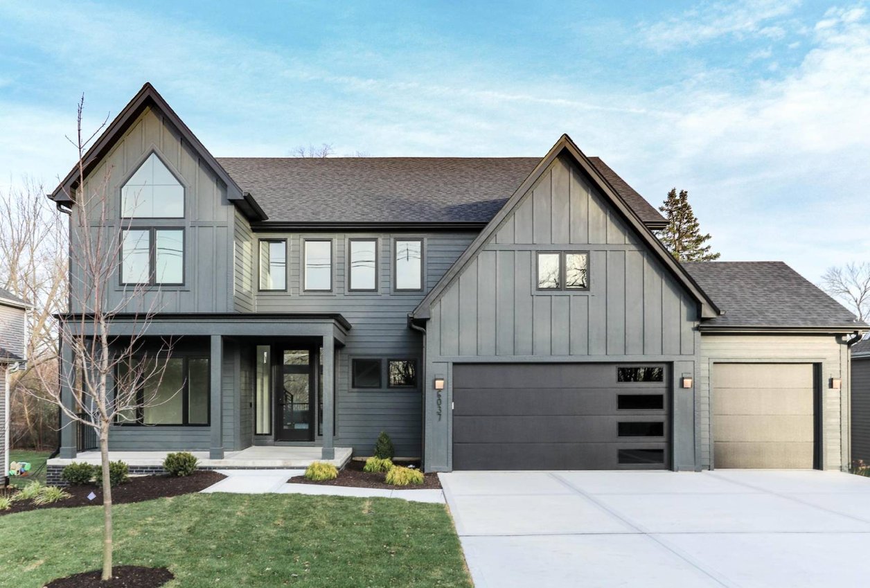 C.H.I. Skyline Flush garage door on a contemporary home