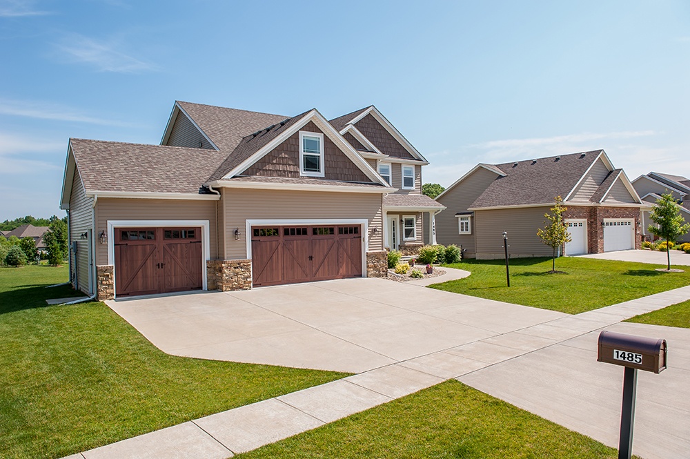 Accents Woodtones 5217 By C.H.I. Overhead Garage Doors
