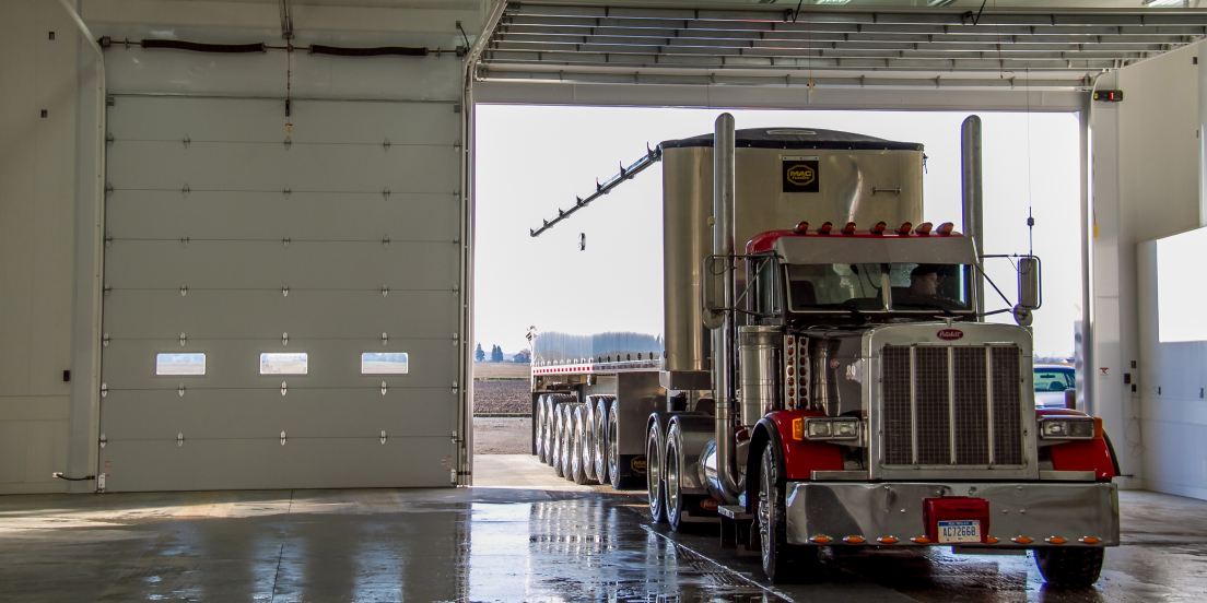 Garage bay doors | Insulated sandwich | C.H.I. Overhead Doors