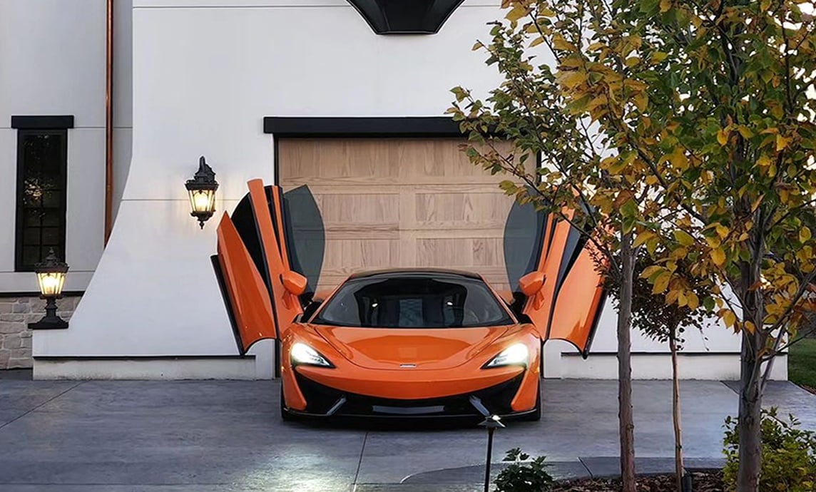 Garage door styles to suit every home image